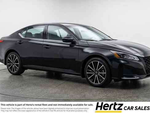 Used 2025 Nissan Altima 2.5 SV FWD image 1