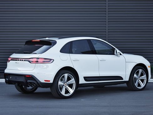 New 2026 Porsche Macan image 5