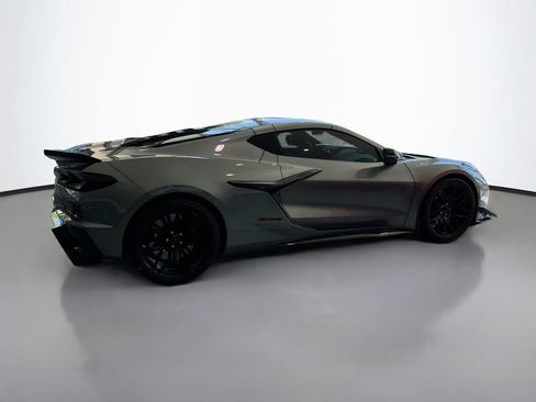 Used 2024 Chevrolet Corvette Z06 RWD image 4
