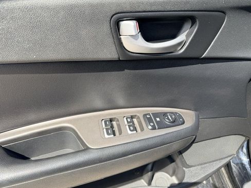 Used 2019 Kia Optima S FWD image 8
