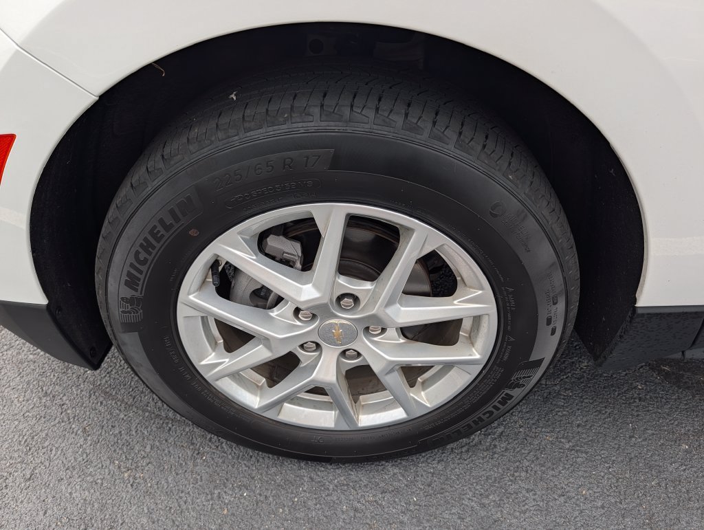 Used 2024 Chevrolet Equinox LT FWD image 28