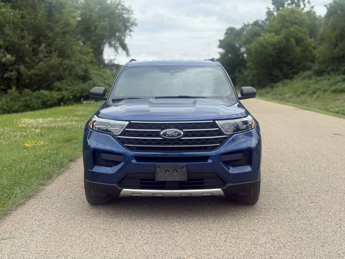 Used 2020 Ford Explorer XLT w/ Comfort Package AWD/4WD image 4