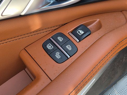 Used 2026 BMW X7 M60i AWD/4WD image 30
