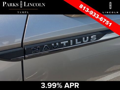 Used 2023 Lincoln Nautilus Reserve image 6