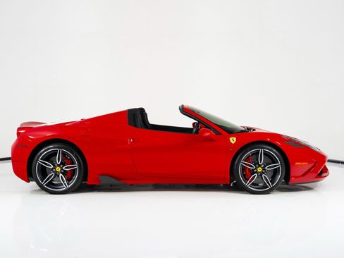 Used 2015 Ferrari 458 Speciale A image 4