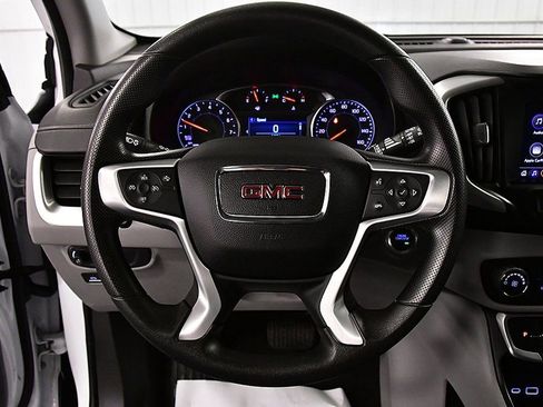 Used 2024 GMC Terrain SLE image 18