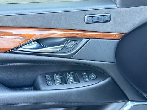 Used 2020 Cadillac Escalade ESV Luxury image 19