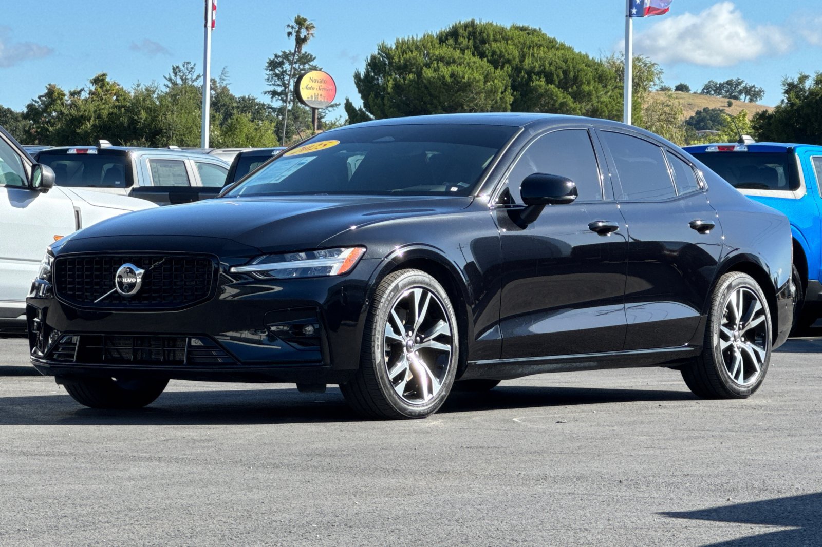 Used 2025 Volvo S60 B5 Plus AWD/4WD image 10