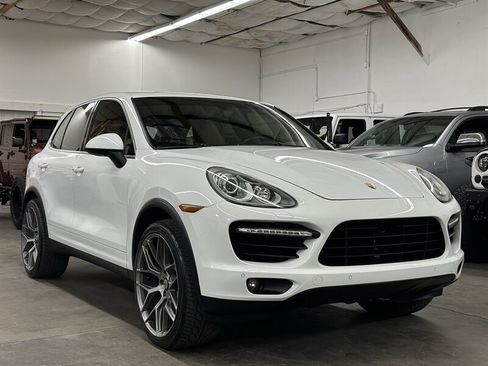 Used 2014 Porsche Cayenne Turbo AWD/4WD image 1