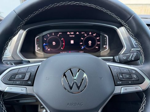Used 2023 Volkswagen Tiguan SEL R-Line AWD/4WD image 25