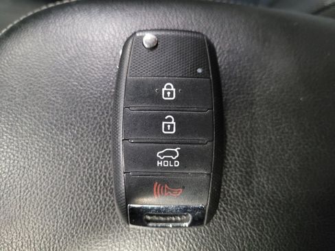 Used 2017 Kia Soul + FWD image 32
