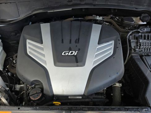 Used 2018 Hyundai Santa Fe Limited image 10