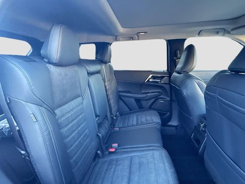 New 2026 Mitsubishi Outlander SE image 30