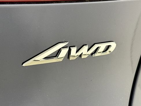 Used 2025 Genesis GV70 2.5T w/ Select Package image 31