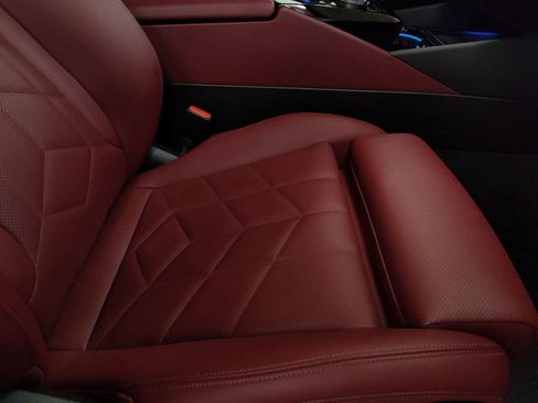 Certified 2025 BMW 540i xDrive image 30