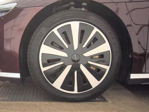 Used 2024 Lucid Air Touring AWD/4WD image 14