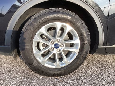 Used 2022 Ford Escape SE image 16