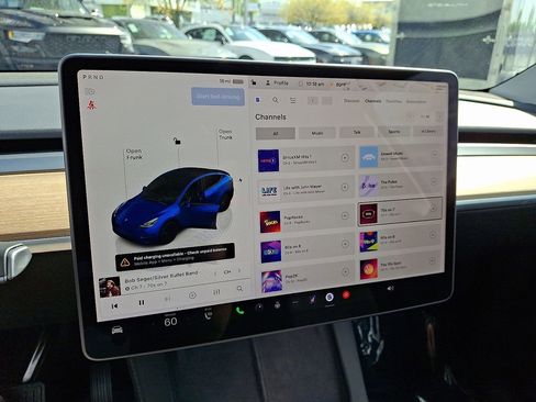 Used 2024 Tesla Model Y Long Range AWD/4WD image 17