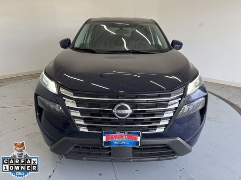 Used 2024 Nissan Rogue SV image 10