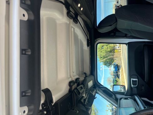 Used 2024 Jeep Wrangler Sahara image 33