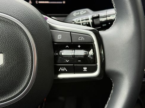 Certified 2025 Kia Sorento EX w/ Panoramic Sunroof Package image 35