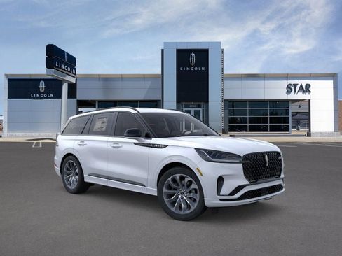 New 2025 Lincoln Aviator AWD w/ Jet Appearance Package image 7