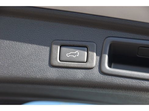 Used 2018 Subaru Forester 2.5i Limited image 25