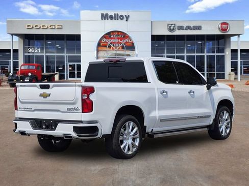 Used 2023 Chevrolet Silverado 1500 High Country w/ High Country Premium Package AWD/4WD image 4