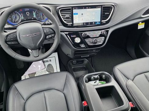 New 2026 Chrysler Pacifica Select w/ S Appearance Package image 27