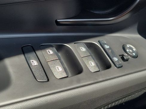 New 2026 Hyundai Elantra SEL Sport FWD image 17