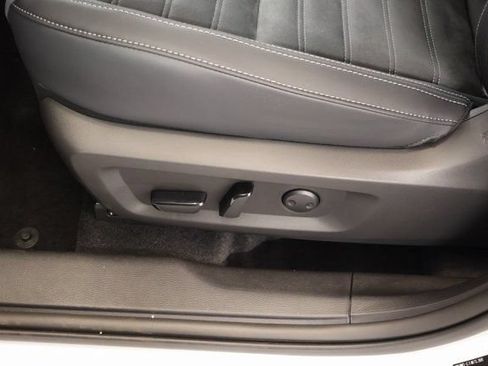 New 2026 Nissan Rogue SL AWD/4WD image 12