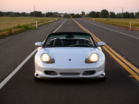 Used 2000 Porsche 911 Carrera 4 AWD/4WD image 88