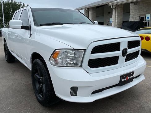 Used 2014 RAM 1500 Express RWD image 3