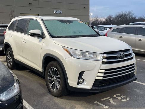 Used 2019 Toyota Highlander XLE image 1