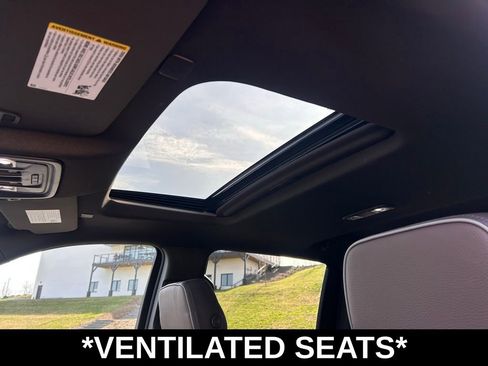 Used 2024 GMC Sierra 2500 Denali w/ Denali Reserve Package image 15