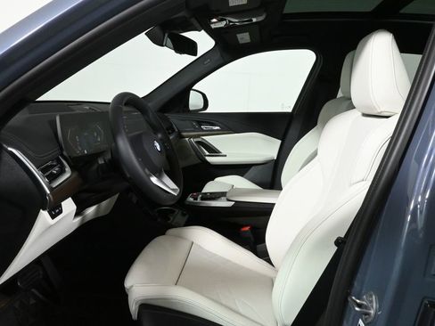 New 2026 BMW X1 xDrive28i w/ Technology Package image 3