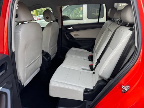 Used 2019 Volkswagen Tiguan SE FWD image 14