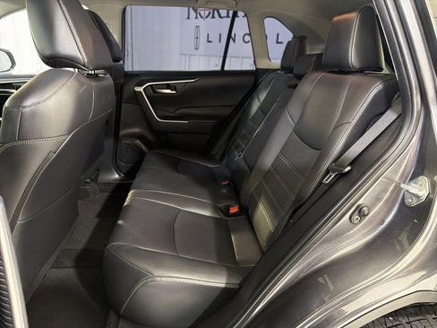 Used 2021 Toyota RAV4 XLE Premium FWD image 10