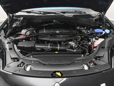 New 2025 Maserati Grecale Modena image 16