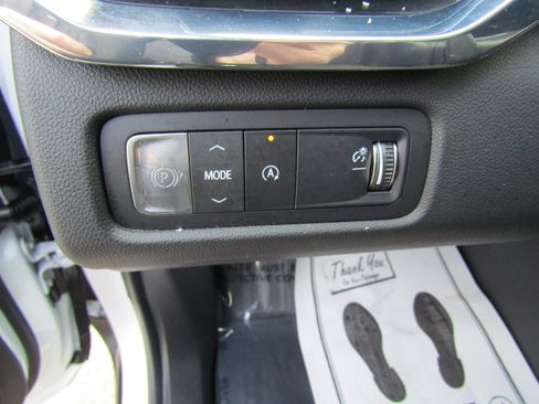 Used 2025 GMC Acadia Elevation FWD image 23