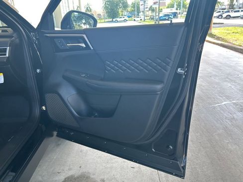 New 2025 Mitsubishi Outlander SEL Black Edition image 24