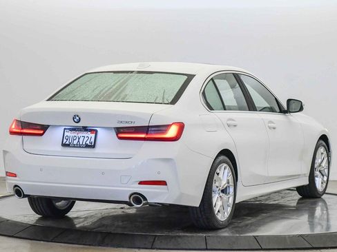 Used 2025 BMW 330i Sedan w/ Convenience Package image 5