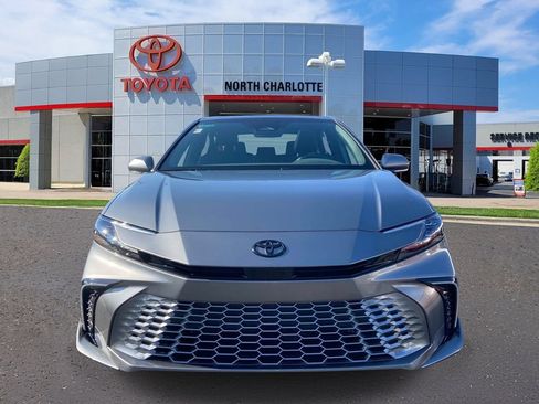 Used 2025 Toyota Camry XSE FWD image 3