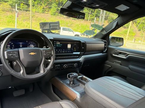 Certified 2026 Chevrolet Silverado 1500 High Country AWD/4WD image 19