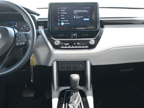 Used 2024 Toyota Corolla Cross L FWD image 29