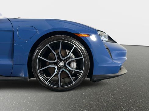 Used 2023 Porsche Taycan RWD image 4
