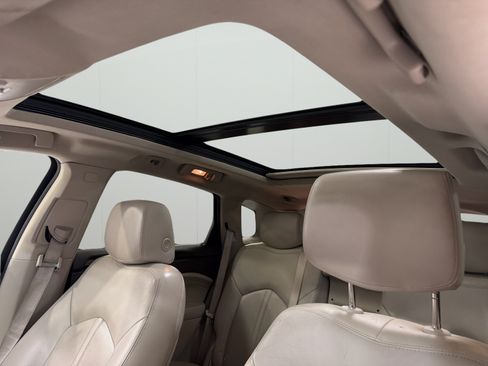Used 2012 Cadillac SRX Performance FWD image 16