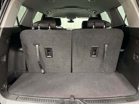 Certified 2023 GMC Acadia SLE w/ Driver Convenience Package image 7