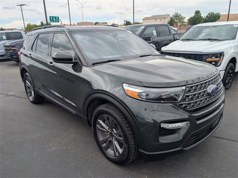 Used 2022 Ford Explorer XLT w/ Equipment Group 202A image 8