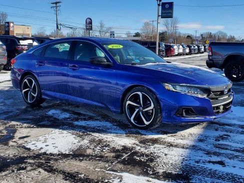 Used 2022 Honda Accord Sport image 2